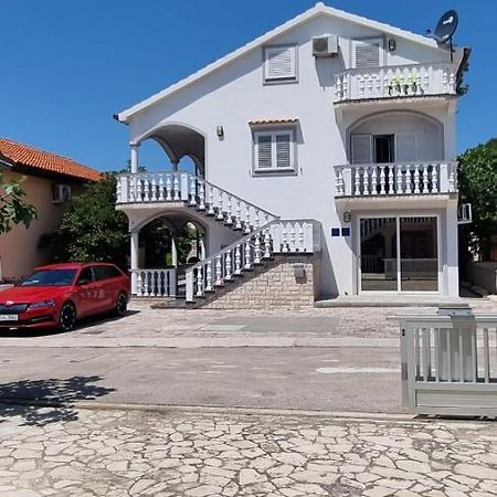 Apartmani Ira Vir Zewnętrze zdjęcie